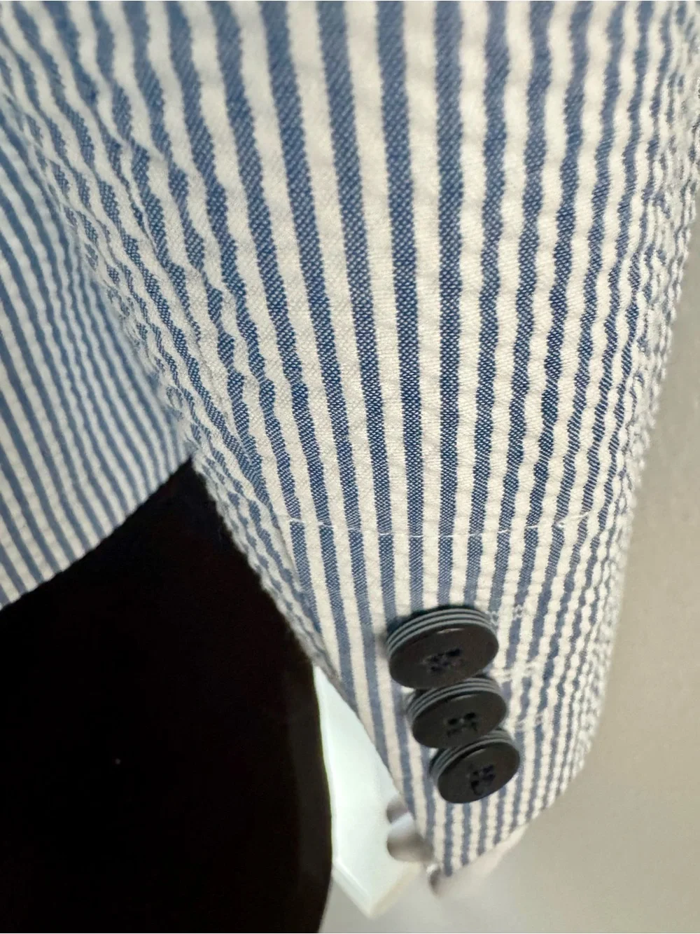 H&M women's seersucker blazer (blue and white stripe). Sz-4. Fitted H&M blazer